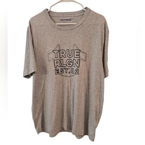TRUE RELIGION " TRUE OVER HORSESHOE" GRAPHIC T. HEATHERED GREY. SIZE 2XL.